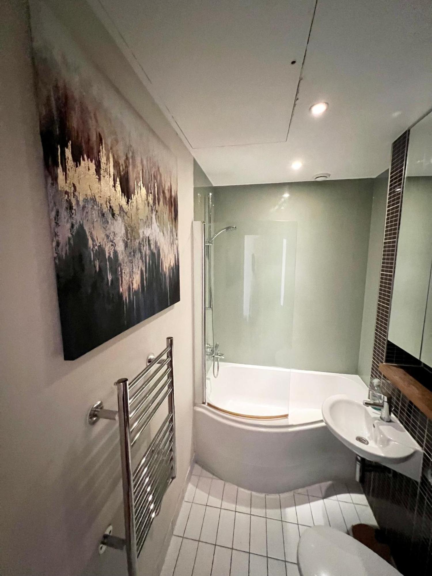 Appartement Luxury With Super Fast Wifi Gated Development Londres