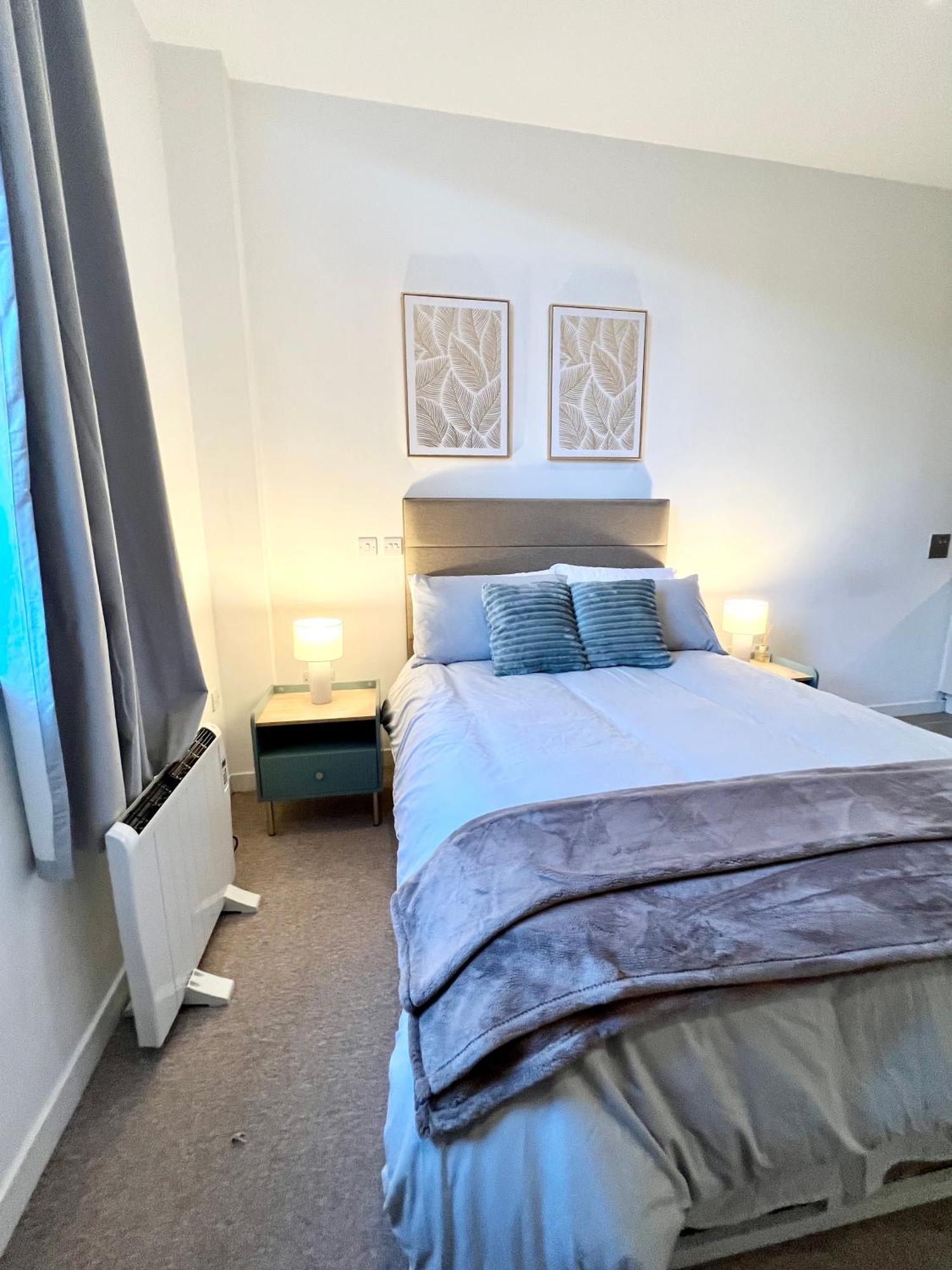 Luxury With Super Fast Wifi Gated Development Appartement Londres